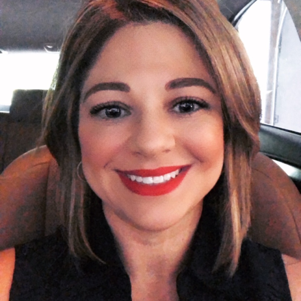 Meet your Posher, Larissa